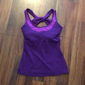 Lucy Sculpting Tank With Twist